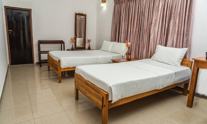 Galle House | Walking distance to Galle City, Fort and the beach. Unawatuna beach is 6km away.