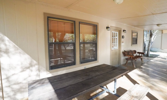Sabinal Cabin | Walking distance to the Frio River, access to shared pool