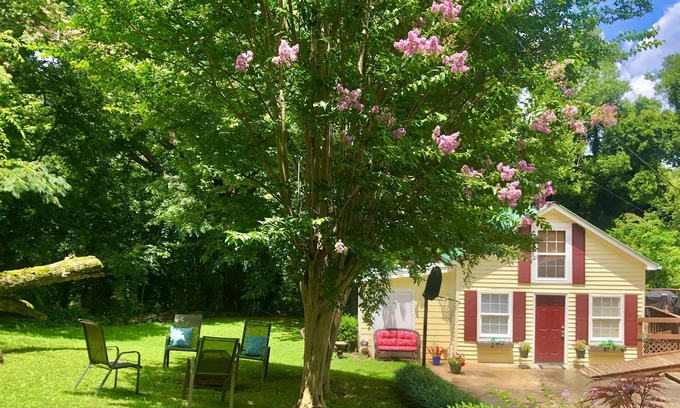 Fort Payne Cottage | Walking distance to downtown Fort Payne AL.