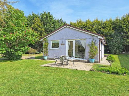 Holsworthy House | Walnut