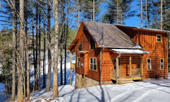 Unaka Cabin | Wander Inn, a new modern luxury cabin nestled in the NC mountains