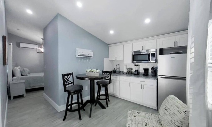 Tampa Villa | Wander Inn Tiny Home Unit 4