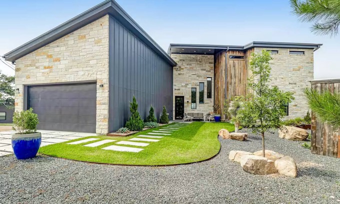 Burnet House | Wander Lake Buchanan