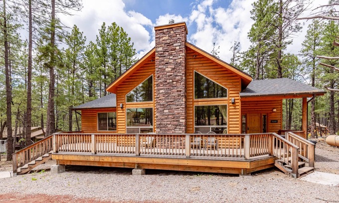 Williams Cabin | Want Snow? Book Now! Buck N Ham Palace