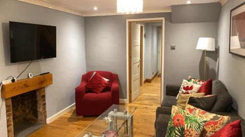 Cambridge House | Warm and Homely 4 Bed house w big Garden & Parking