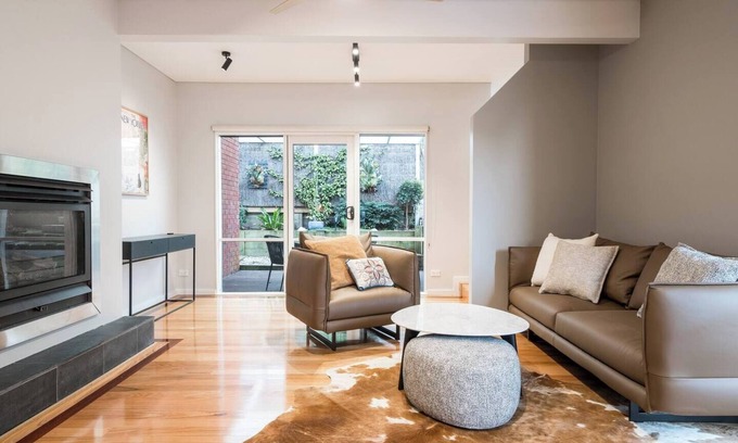 Rosebud House | Warrain Retreat A Spacious Beachside Lifestyle