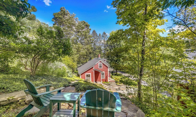 Warren Cottage | Warren Vacation Rental ~ 3 Mi to Sugarbush Resort!