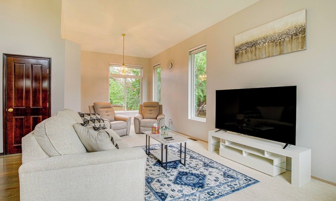 Marysville House | Washington Retreat w/Yard - Near Seattle!