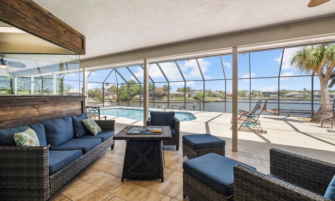 Palm Harbor House | Watch Dolphins Play From The Patio