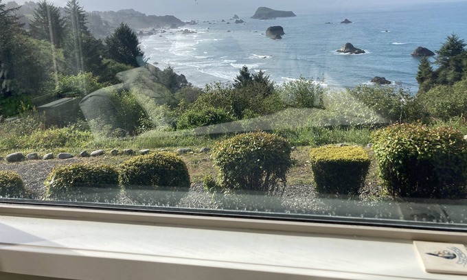 Brookings Condo | Watch the Waves on Bird Island