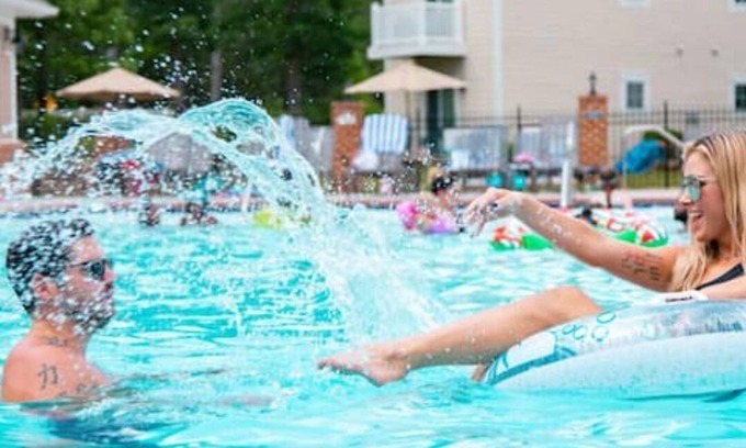 Lackey Resort | Water Country USA, Busch Gardens, Pools & Golf are all available attractions