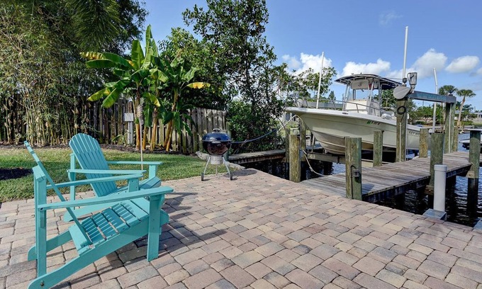Palm City House | Water Front up to 8 pp w! +GAME ROOM!