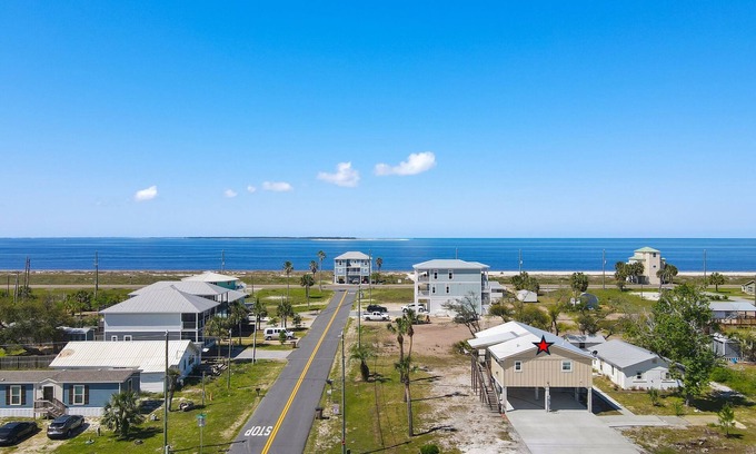 Port St. Joe House | "Water of Life" offers panoramic views, steps to the beach, screened-in porch, pet-friendly!