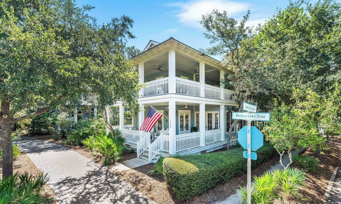 Watercolor House | WaterColor Park District Luxury | Exclusive Beach Club Access + Golf Cart