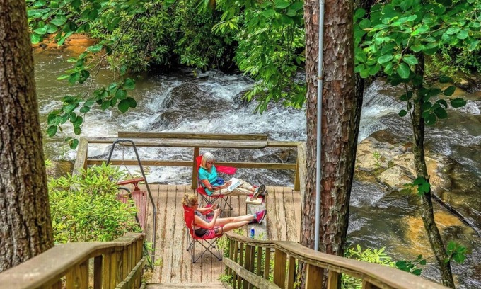 Wiley Apartment | Waterfall Retreat Room 4-Pet Friendly-Hiking and Snow Tubing Nearby