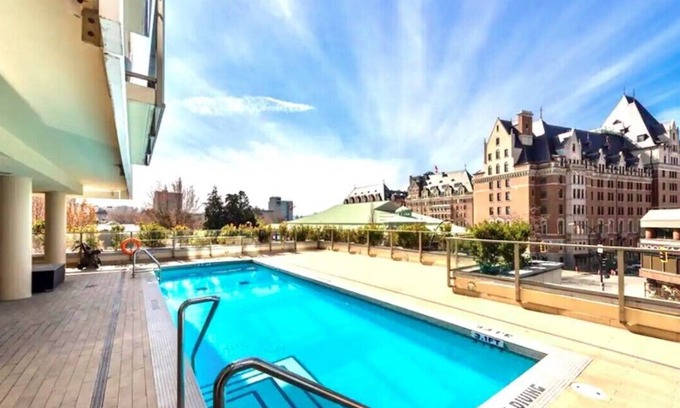 Downtown Victoria Hotel | Waterfalls Hotel in Downtown With Stunning Views!