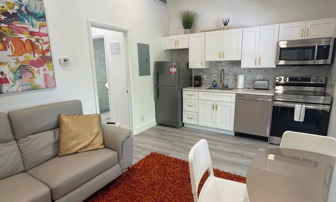 Riverside Park Apartment | Waterfront 1 bedroom unit with free parking