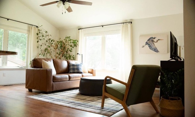 Noel House | Waterfront 2-bedroom house in Noel on the Elk River