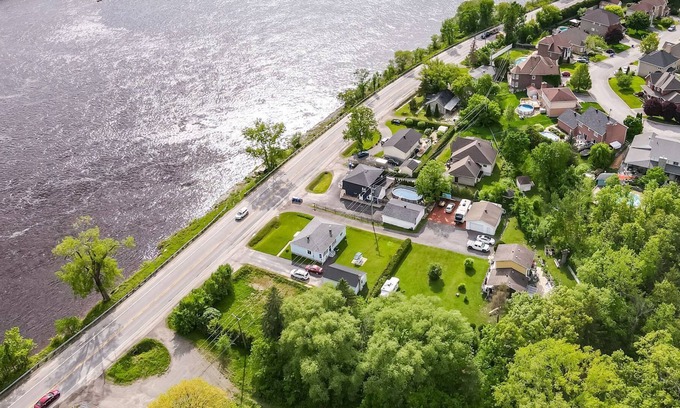 Hull Villa | 📍Waterfront 3 Luxury bedroom with pool and parking