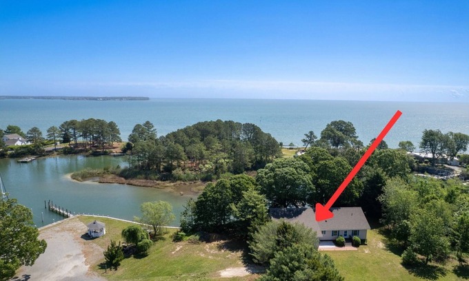 Wicomico Church House | Waterfront 4 Bed 3 Bath Sleeps 8 - Free River Cruise with Week Long Rental
