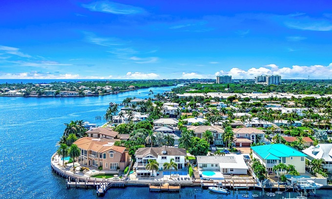 Boynton Beach House | Waterfront Antique Mansion! Heated Pool+Hot Tub!