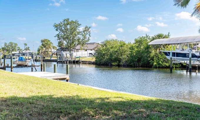 Port Charlotte House | Waterfront Canal View Games King Bed