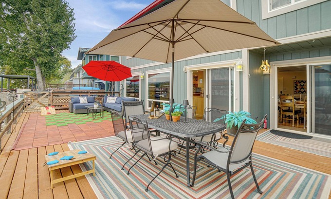 Upper Lake House | Waterfront Clear Lake Home w/Game Room & Deck!