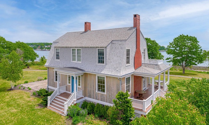 Portland House | Waterfront Colonial - Best Views on the Island! by RedAwning