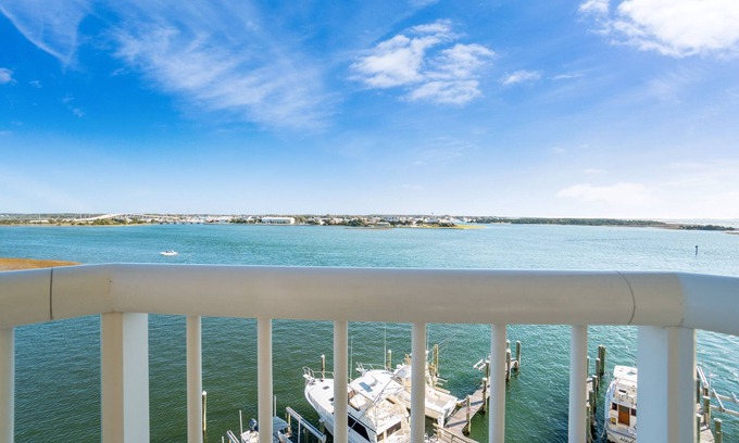 Morehead City Condo | Waterfront Condo Getaway