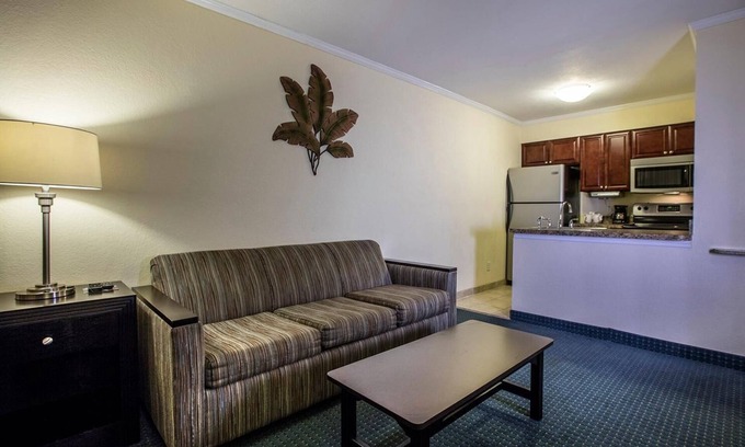 Rocky Point Condo | Waterfront Condo Sleeps 4 in Tampa