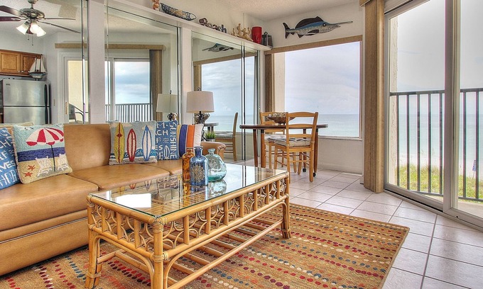 Belleair Beach Condo | Waterfront condo with pool, beach access, Gulf-view balcony & central AC