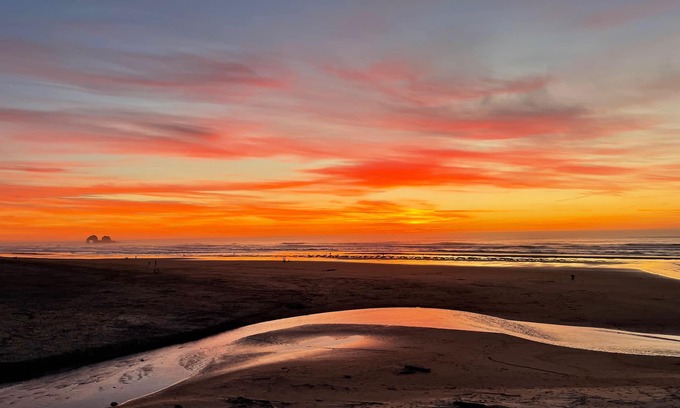 Rockaway Beach Condo | Waterfront condo w/furnished balcony, ocean views & great location