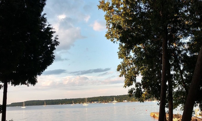 Fish Creek Cottage | Waterfront cottage in Ephraim