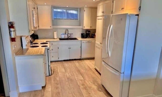 Queens Square Condo | Waterfront Deluxe Studio Suite Downtown on the Charlottetown Waterfront