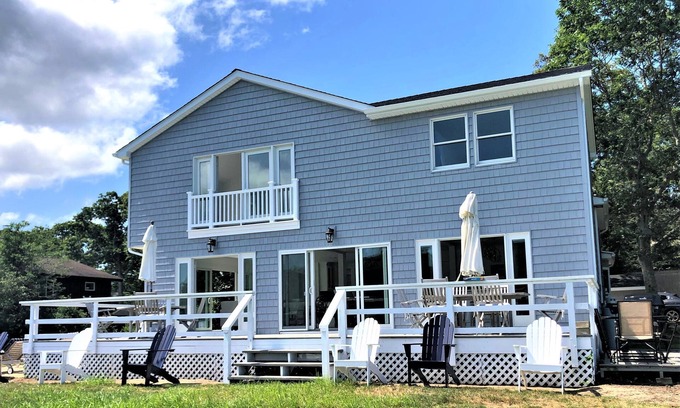 Hampton Bays House | Waterfront Dream Home