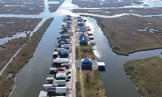 Pointe A La Hache House | Waterfront Fishing Camp in Port Sulphur – Private Dock, Scenic Marsh Overlook