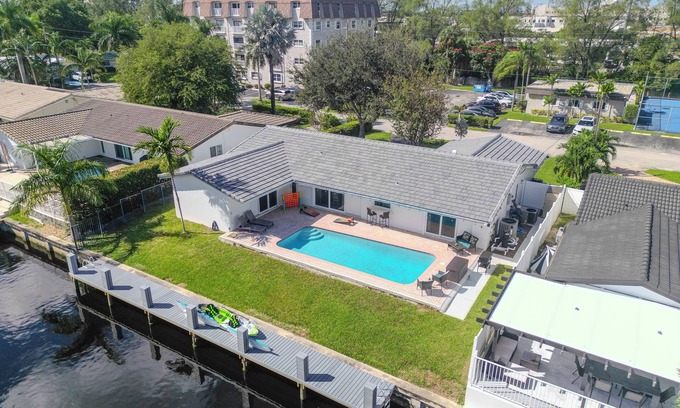 Coral Ridge Isles House | Waterfront Getaway | Heated Pool*Pets*Beach