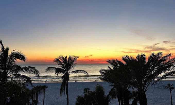 Siesta Key Resort | Waterfront Gulf view 3 bed/3 bath suite at Hyatt Residences on Siesta Key Beach.
