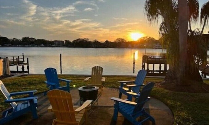 Bayou Shores House | Waterfront home close to Downtown St Pete w/boat dock, firepitn