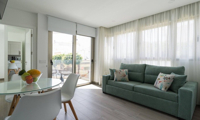 Melenara House | Waterfront Home in Telde by Playa de Melenara