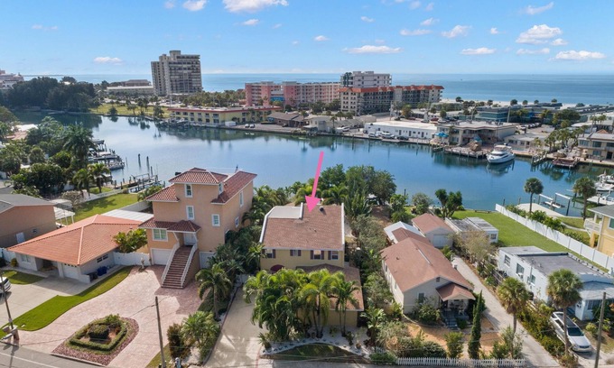 Belle Vista House | Waterfront Living at its Finest!