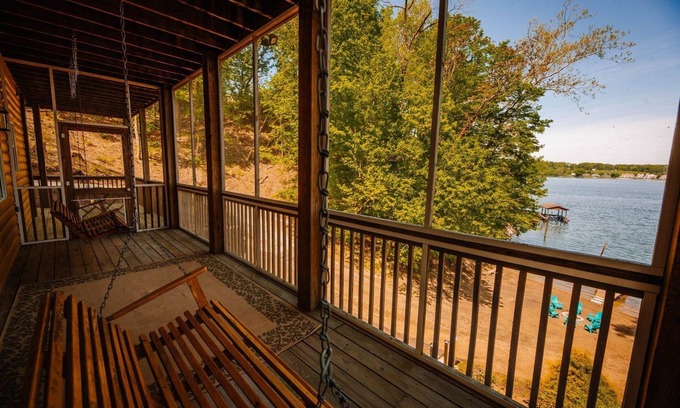 Ingles Cabin | Waterfront Log Home Getaway on Claytor Lake! 3BS10 - Andrew's Lake View