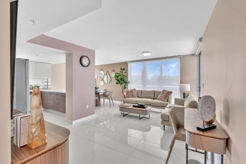 Bay Harbor Islands Apartment | Waterfront Luxury Kosher Condo with Rooftop Pool, Bay Harbor Islands