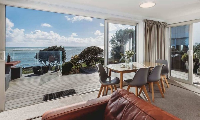 Bell Block Apartment | Waterfront Luxury Apartment Near Beaches