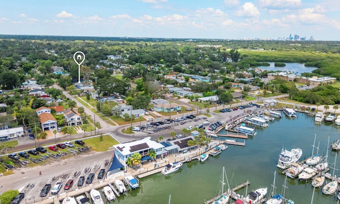 Bayview House | Waterfront Marina District House + In-law Suite