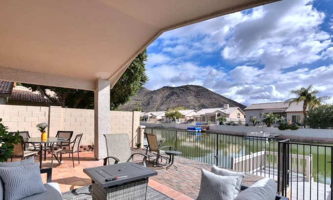 Arrowhead Lakes House | Waterfront Modern Retreat W/Mountain Views, Hot Tub, Gigablast Internet, NetFlix & More!