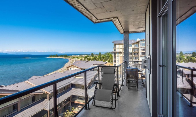 Regional District of Nanaimo Condo | Waterfront/Oceanview 3Bedroom.2Bathroom. Sub-Penthouse.BESTviewsParksvilleBeach!