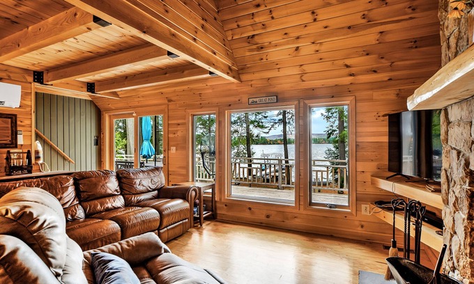 Belgrade Cottage | Waterfront on Great Pond, Unreal Sunsets, HotTub, Tennis and Pickleball Court