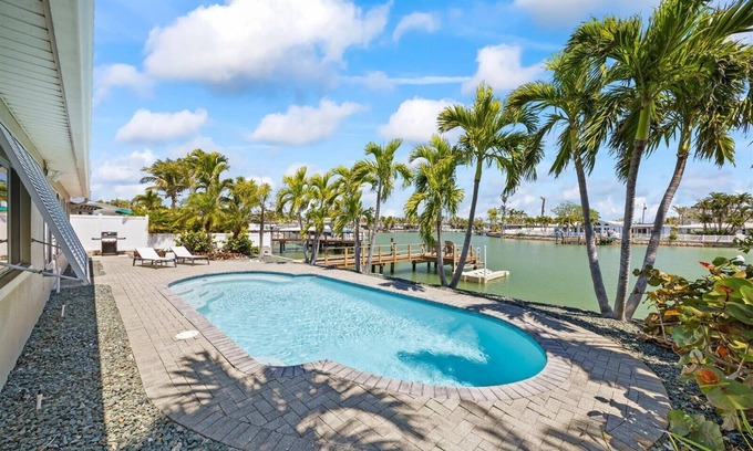 Causeway Isles House | Waterfront Retreat 3 Bedroom 2 Bath Pool & Dock