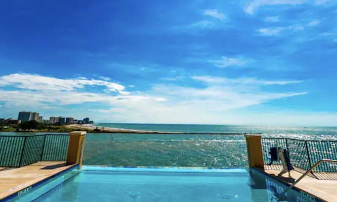 Clearwater Beach Hotel | WATERFRONT ROOM - The views are incredible!